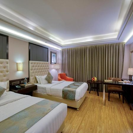Om Clarks Inn Raebareli Buitenkant foto